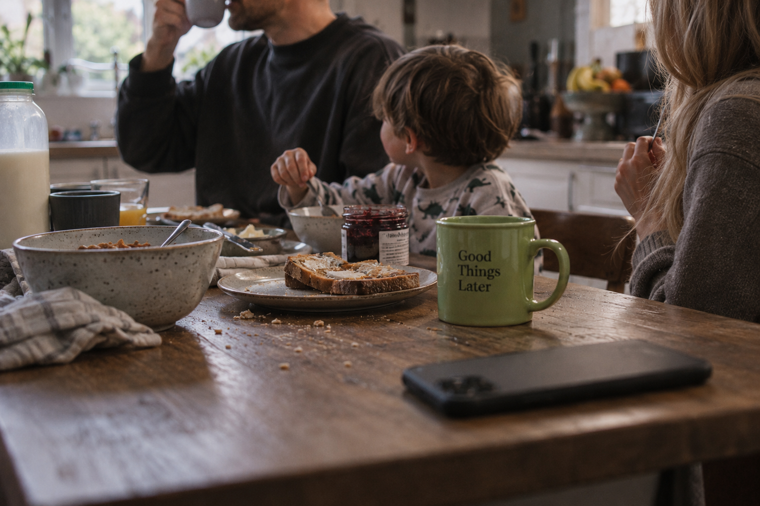 Photo — family, breakfast table